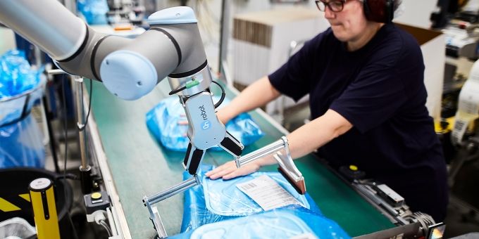 How to Successfully Automate Packaging in Low-volume, High-mix Production